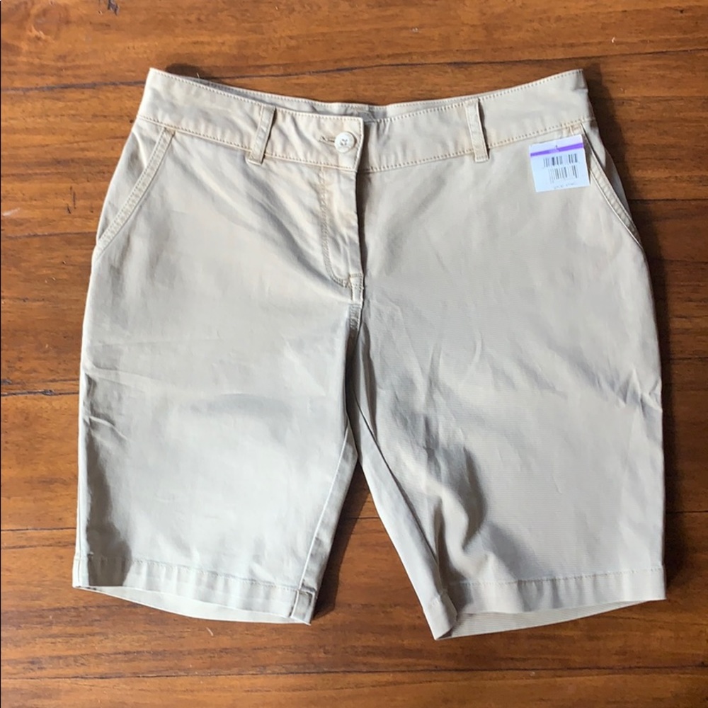 Tommy Bahama beige short sz 4